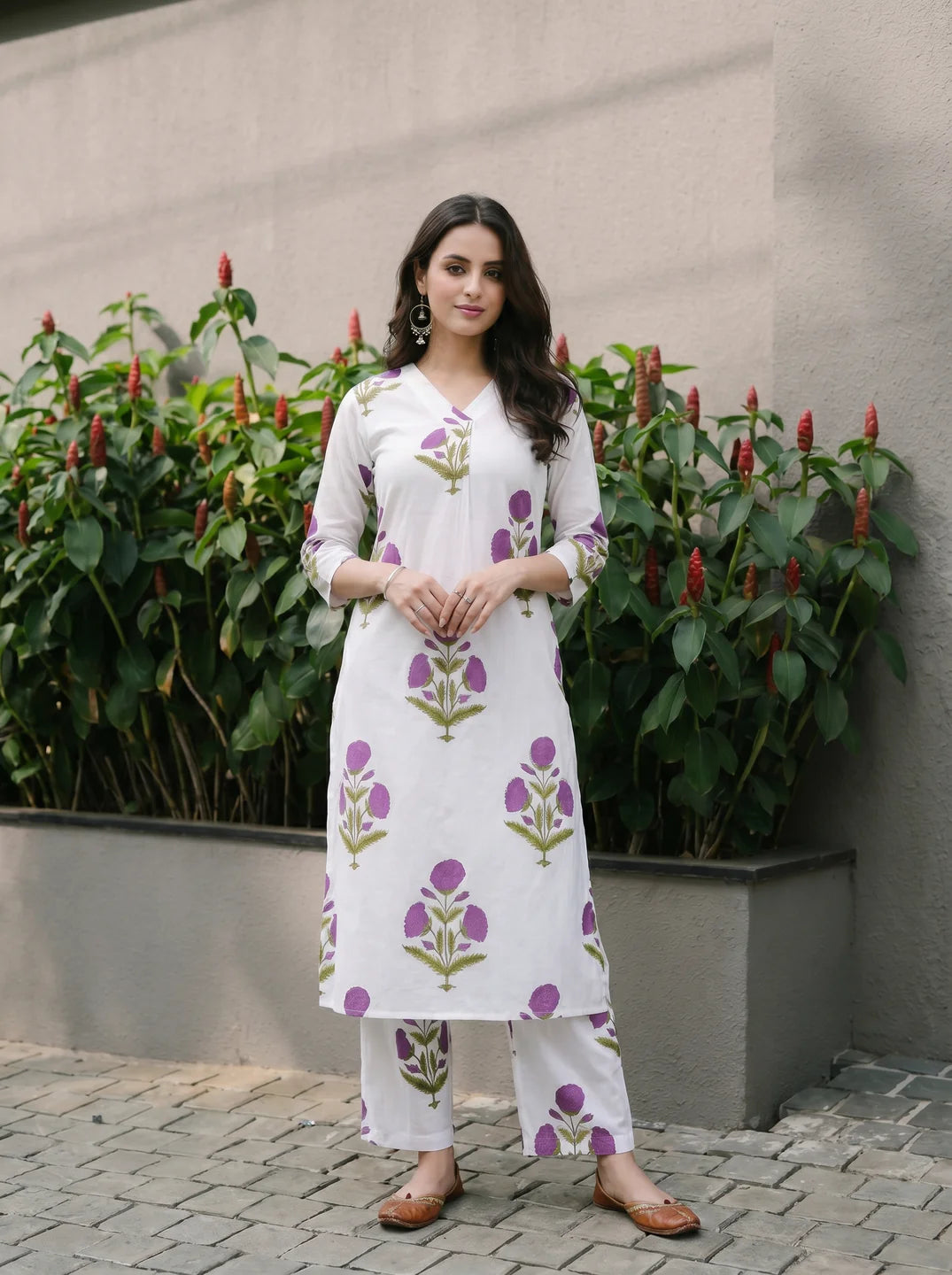 White & Lavender Floral A-Line Kurta Set XL / White & Lavender / Cotton Cambric