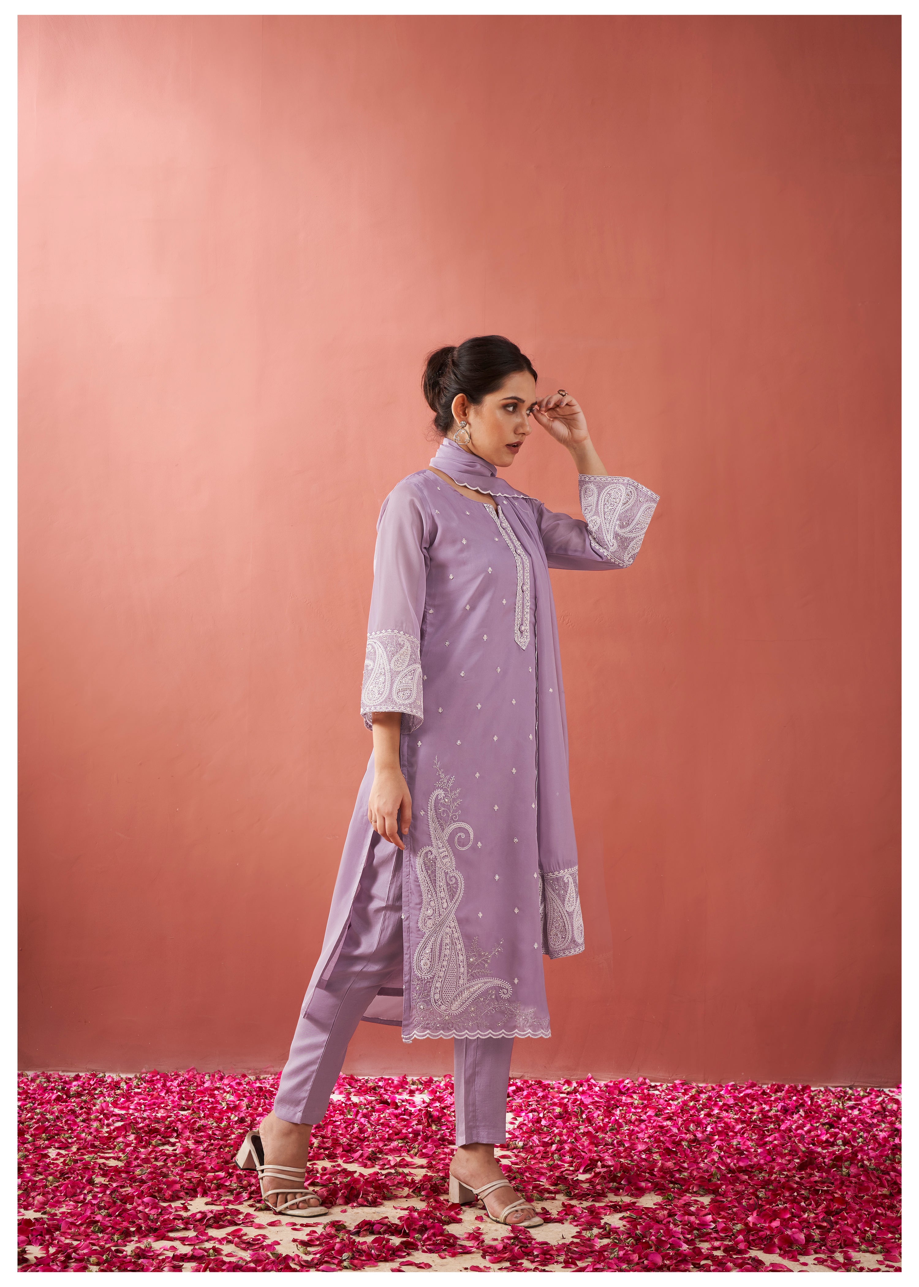 Lilac Paisley Embroidery Organza Ethnic Set With Dupatta