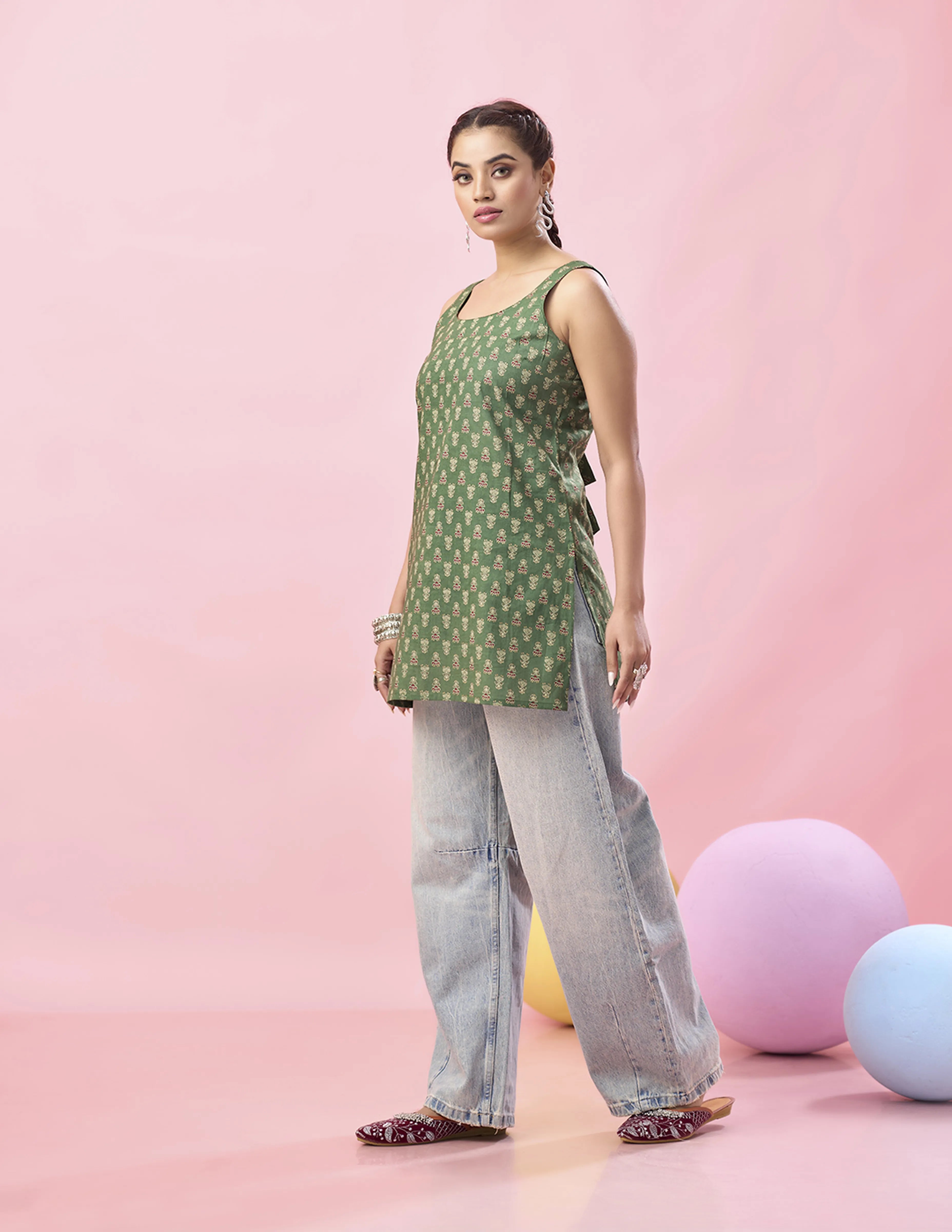 Green Geometric Floral Printed Cotton Short Kurti with Dori Tie-Back