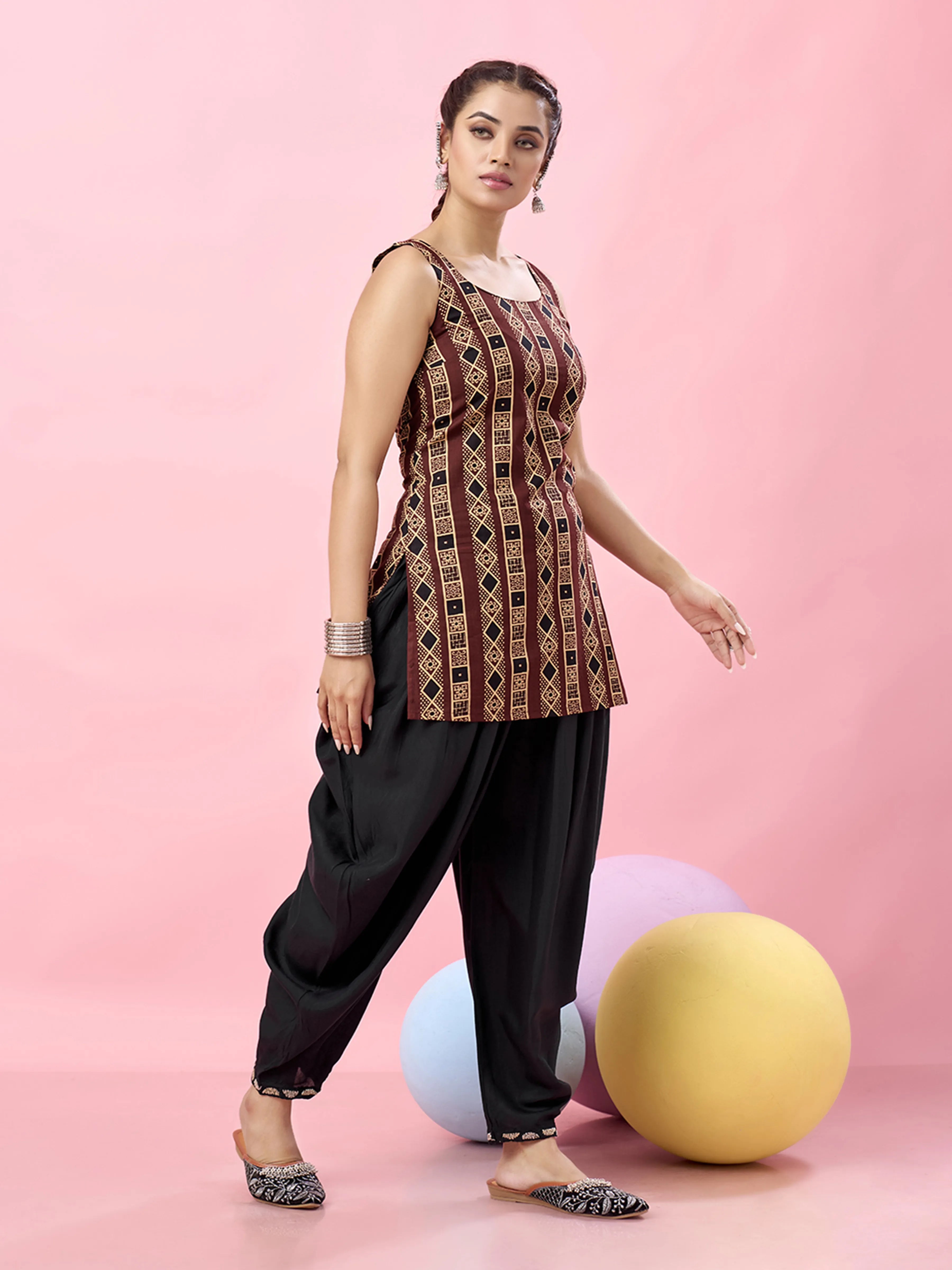 Maroon Geometric Printed Backless Cotton Short Kurti