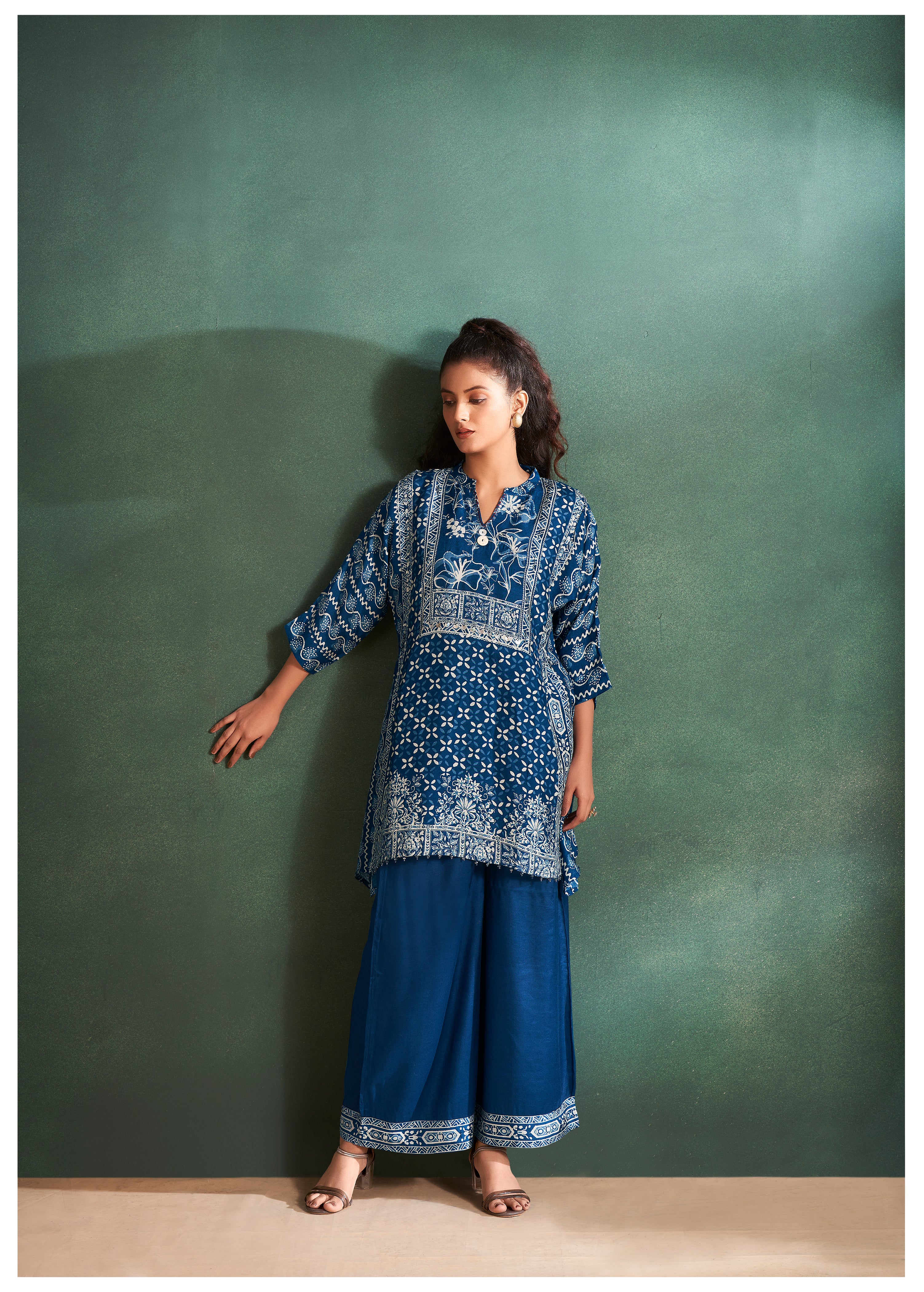 Blue Floral Abstract Dola Silk Printed Kurta Set