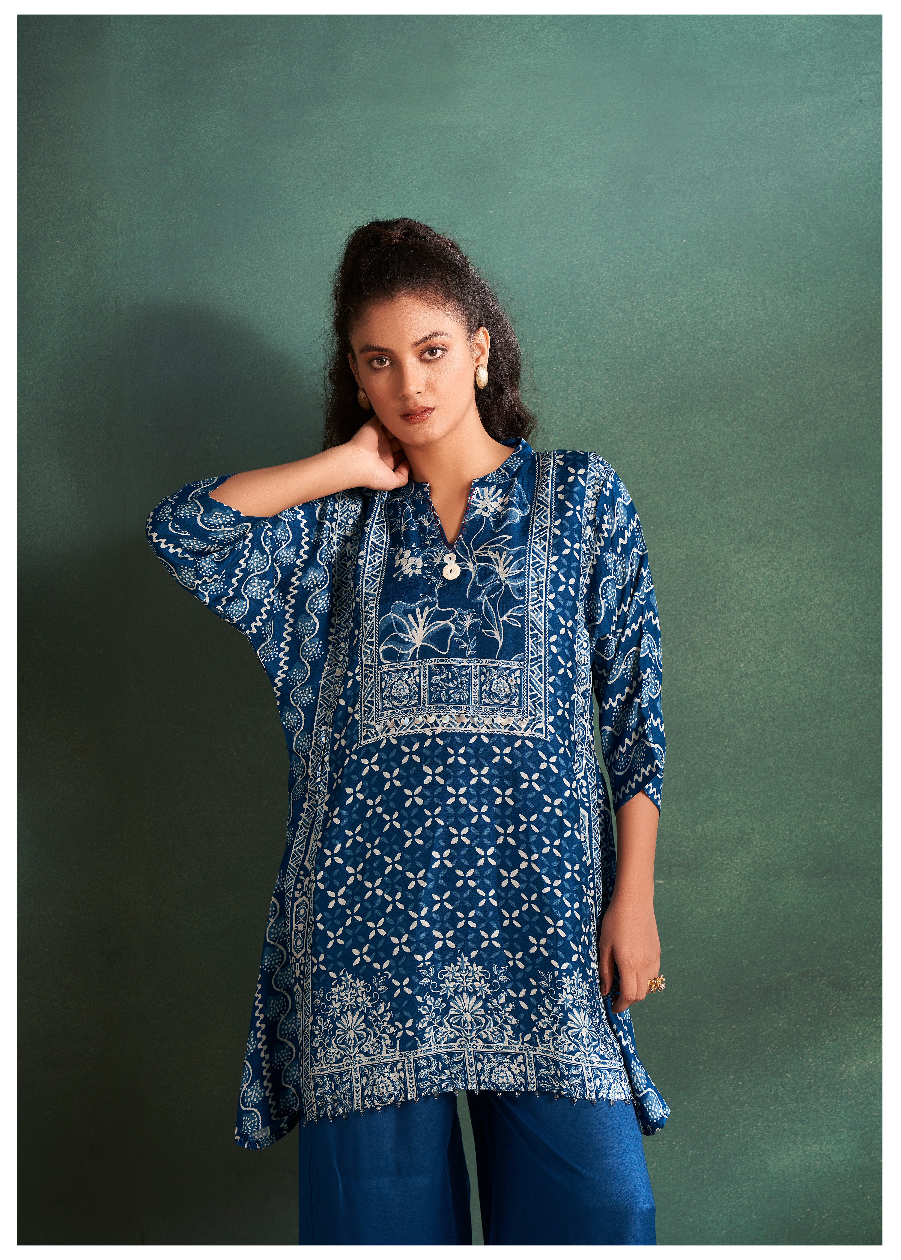 Blue Floral Abstract Dola Silk Printed Kurta Set