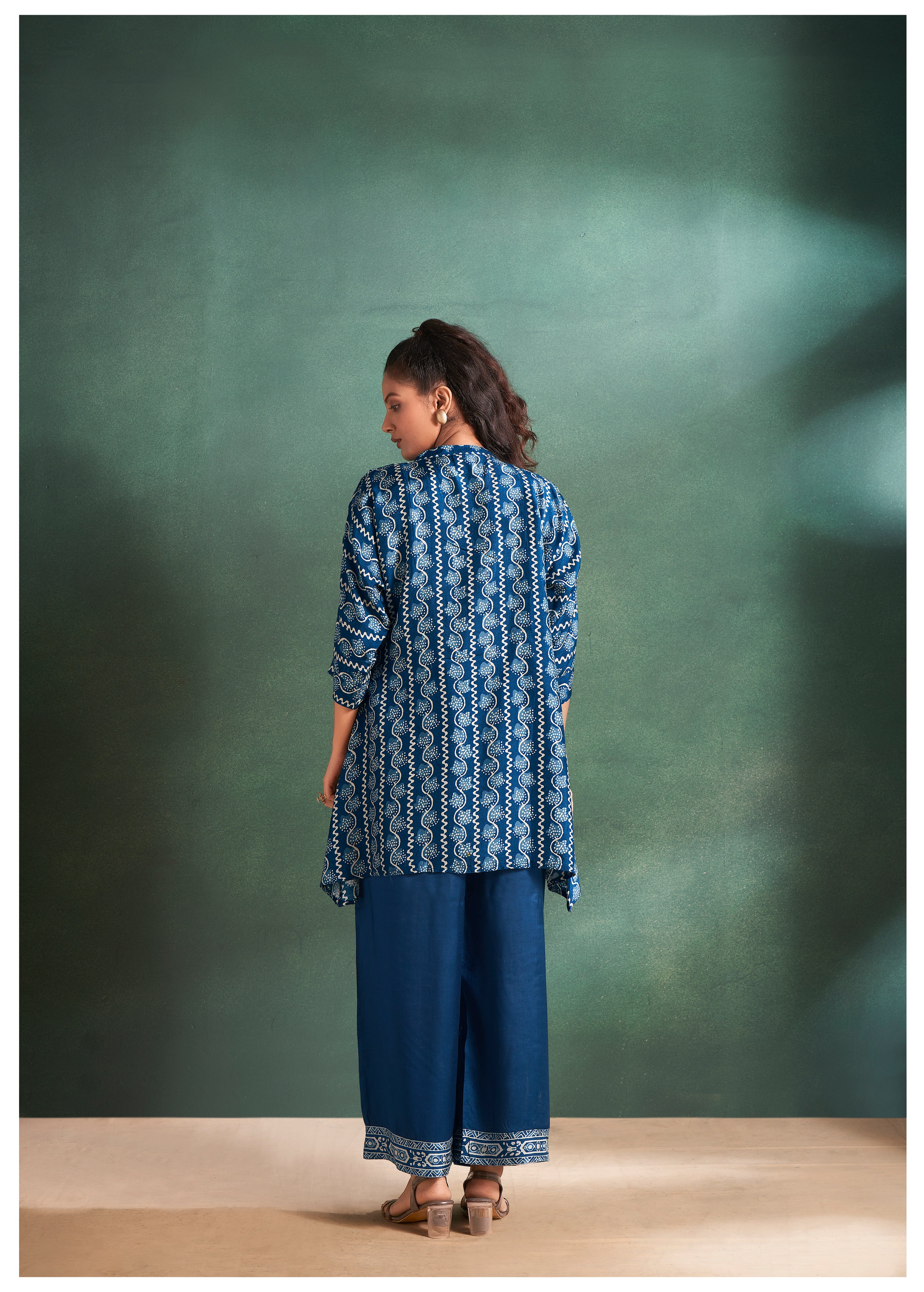 Blue Floral Abstract Dola Silk Printed Kurta Set