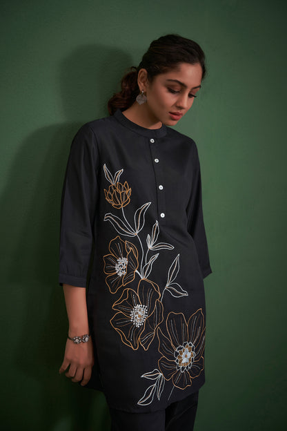 Black Embroidered Kurta With Pants Co-Ord Set