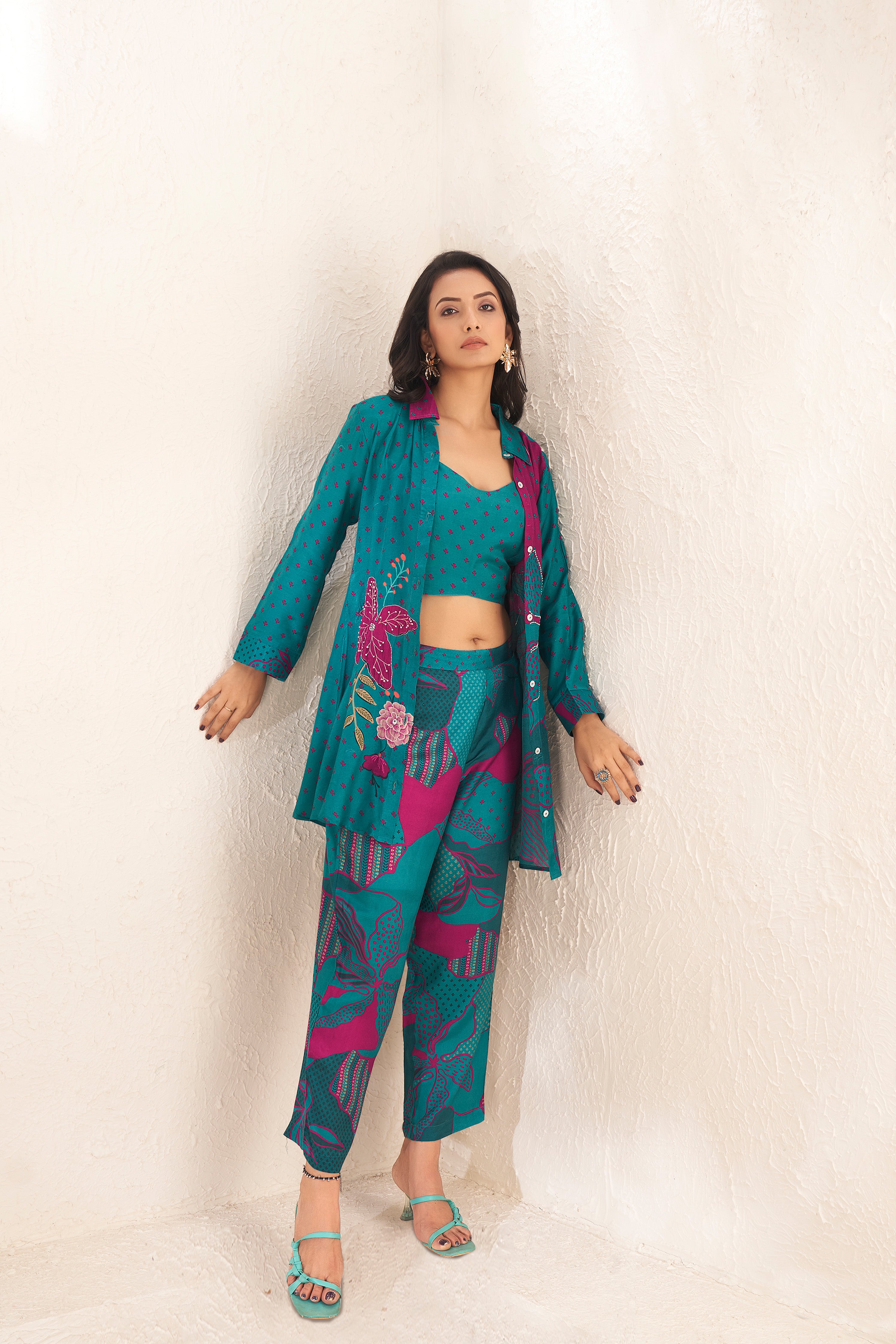 Kaftanize Teal Blue Multicolored Abstract Print With Sequins Viscose 3 piece Co-Ord Set With Camisole