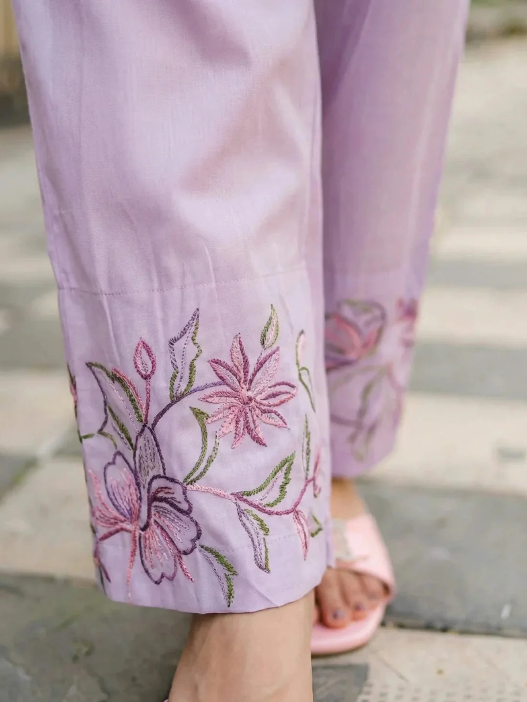 Lavender Pink Embroidered Tunic & Trouser Set With Belt