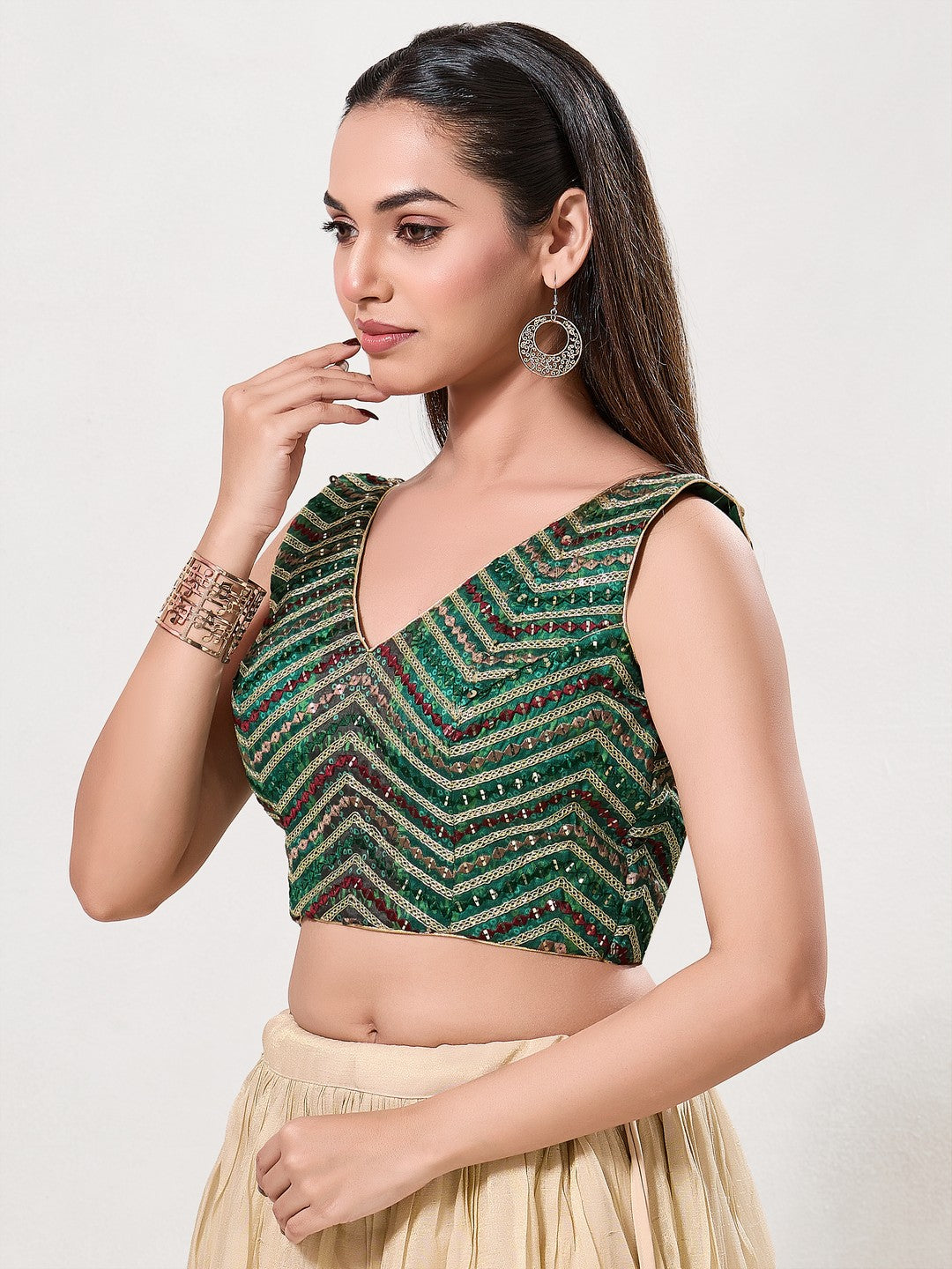 Abhla Work V Neck Sleeveless Navratri Blouse