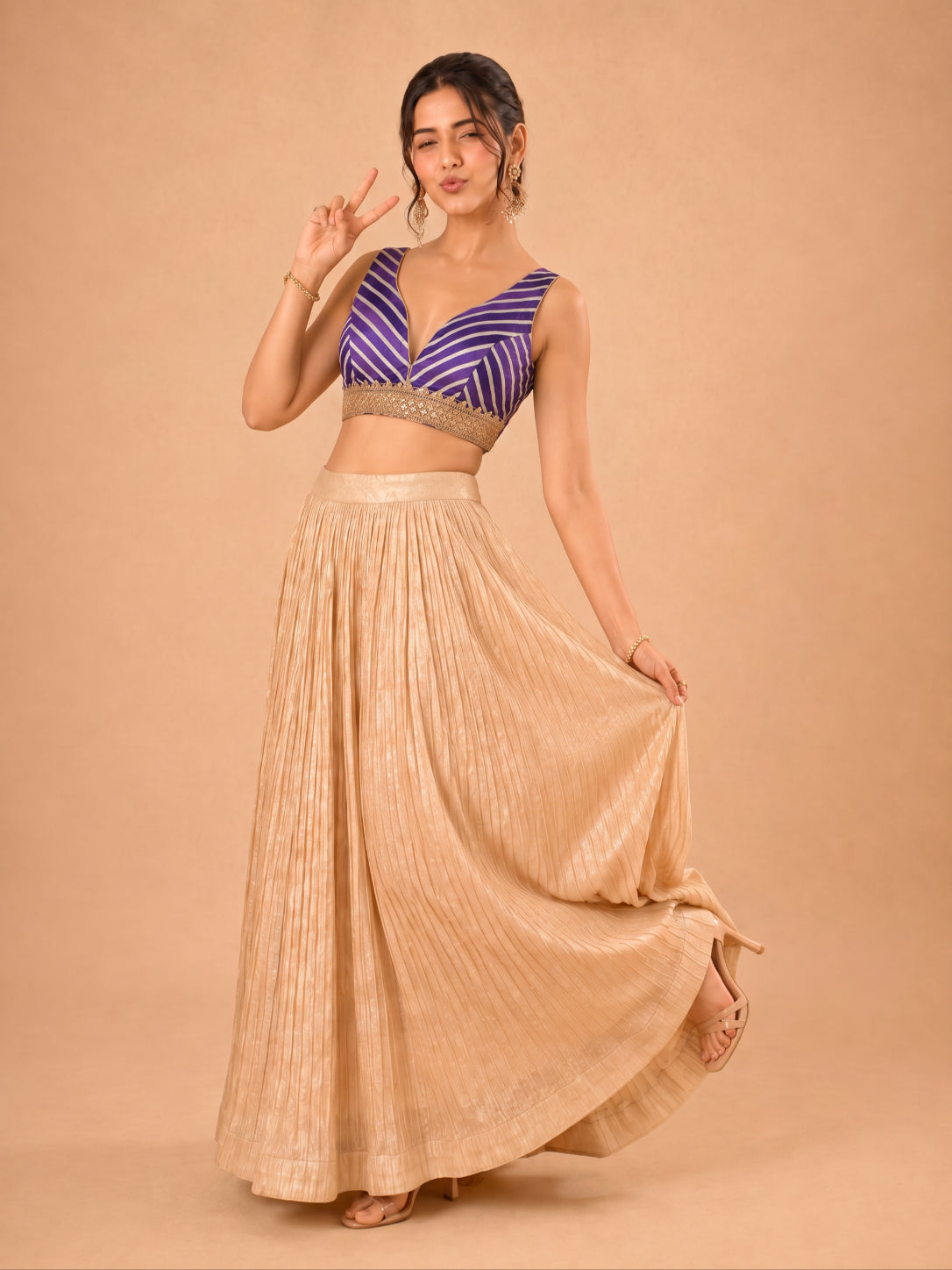 Laherya Printed Plunging V Neckline Sleeveless Blouse