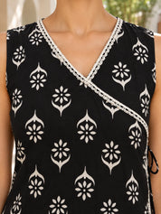 Túnica de muselina negra estampada con detalles de cenefa étnica