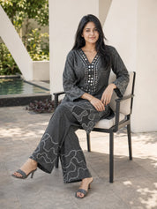 Dark Grey Kurta Set with Abstract Print in Muslin Silk