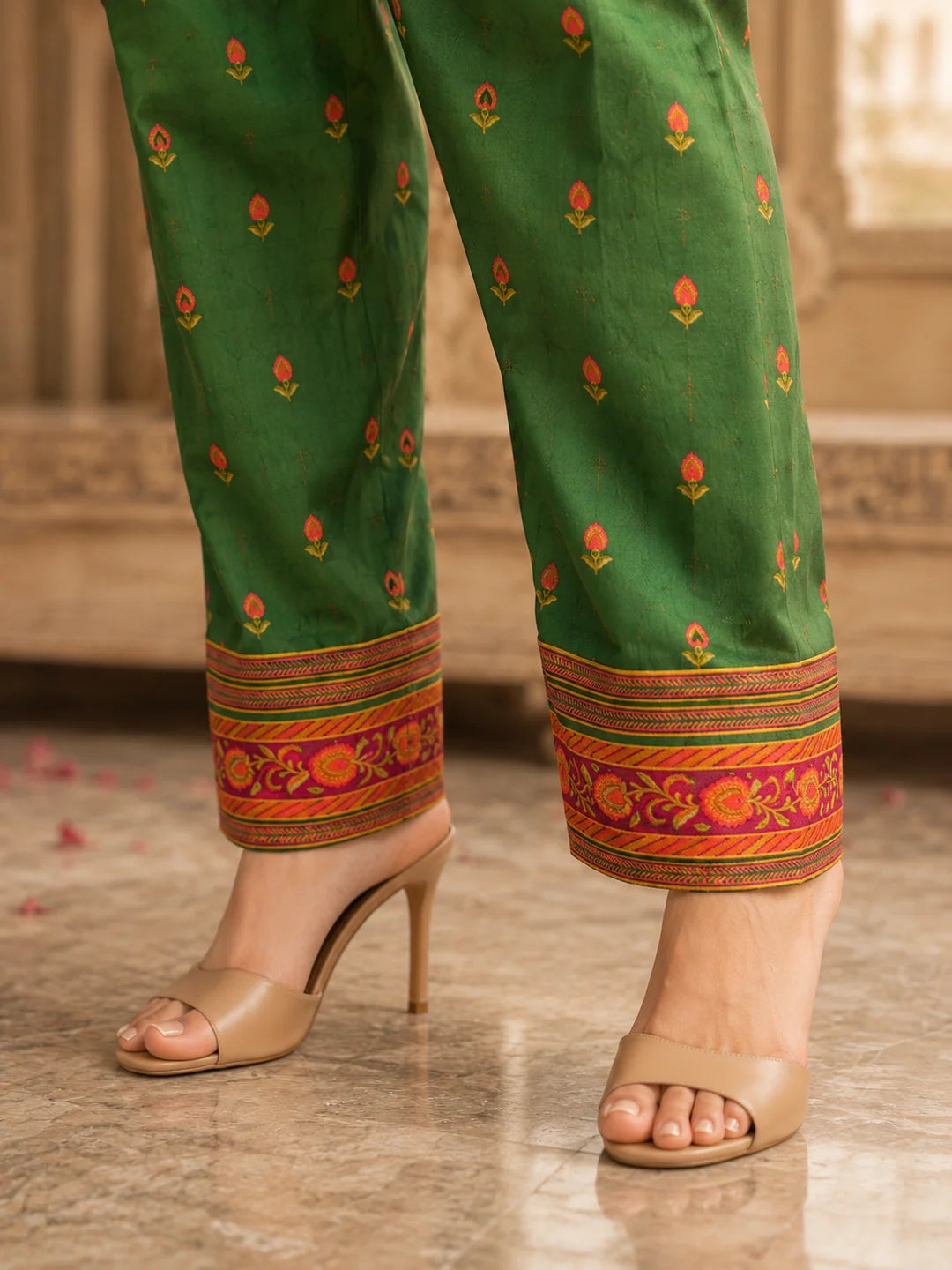 Red & Green Floral Printed Co-ord Set in Muslin