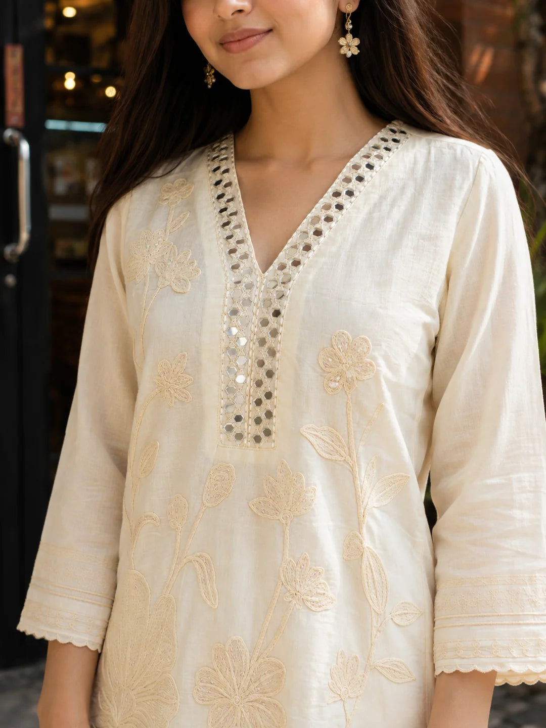 Off-White Kurta Set with Floral Embroidery in Mul Chanderi