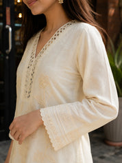 Off-White Kurta Set with Floral Embroidery in Mul Chanderi
