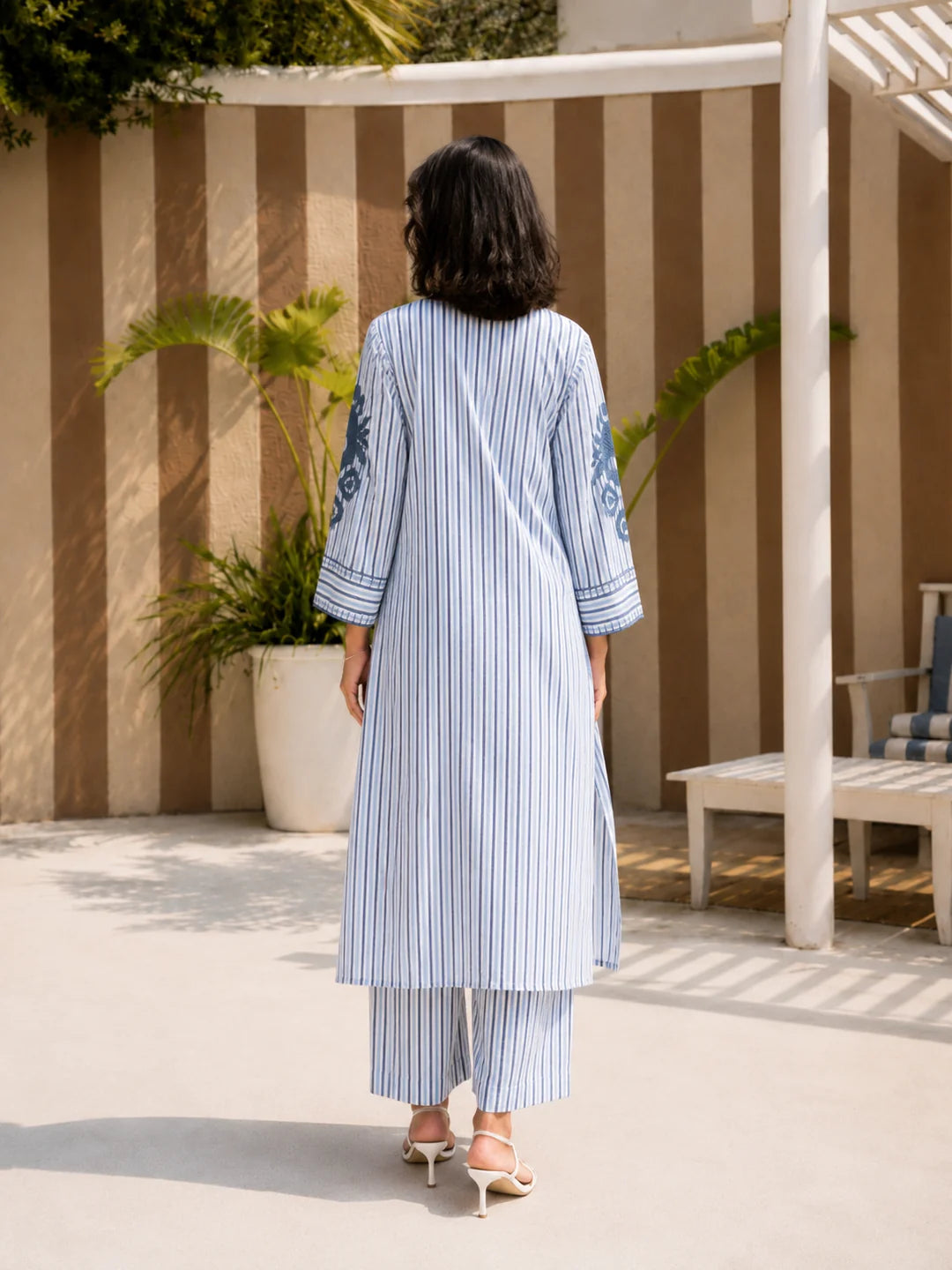 White & Blue 2-Piece Kurta Set with Floral Embroidery in Cotton Flex
