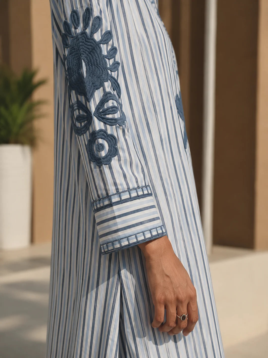 White & Blue 2-Piece Kurta Set with Floral Embroidery in Cotton Flex