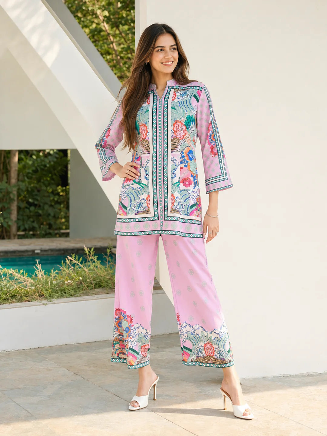 Conjunto coordinado de crepé estampado floral rosa empolvado