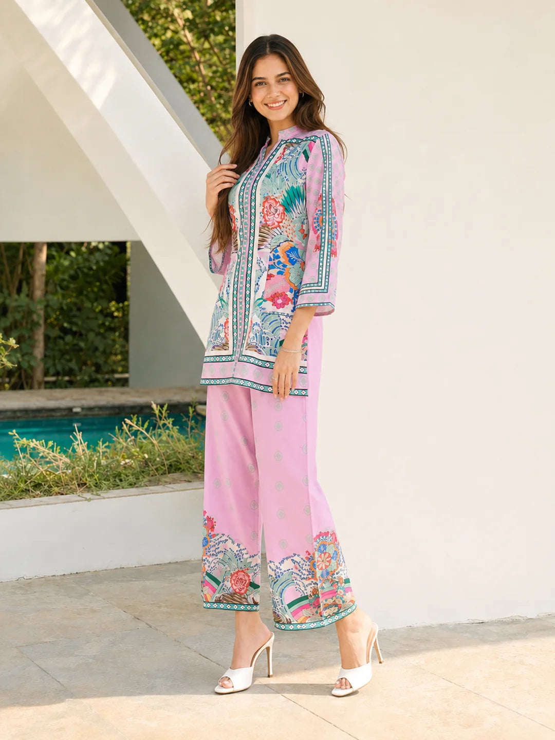 Conjunto coordinado de crepé estampado floral rosa empolvado