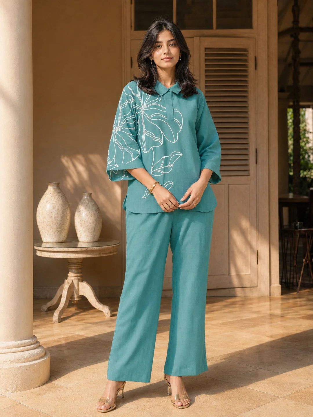 Conjunto coordinado de algodón elástico con bordado floral en verde menta
