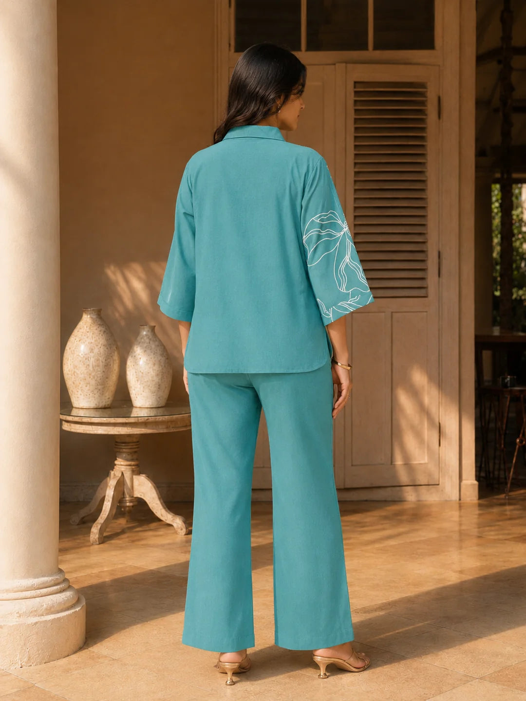 Conjunto coordinado de algodón elástico con bordado floral en verde menta