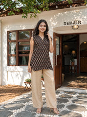 Brown Sleeveless Floral Buti Printed Short Kurti with Wooden Button in Cotton