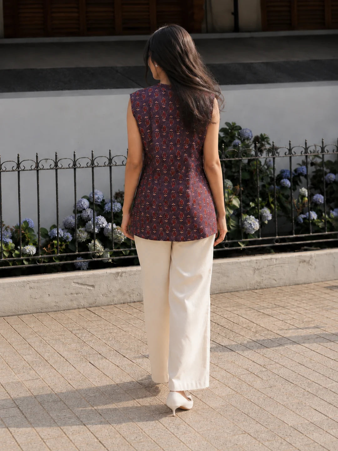 Purple Sleeveless Paisley Floral Buti Printed Short Kurti with Wooden Button in Cotton