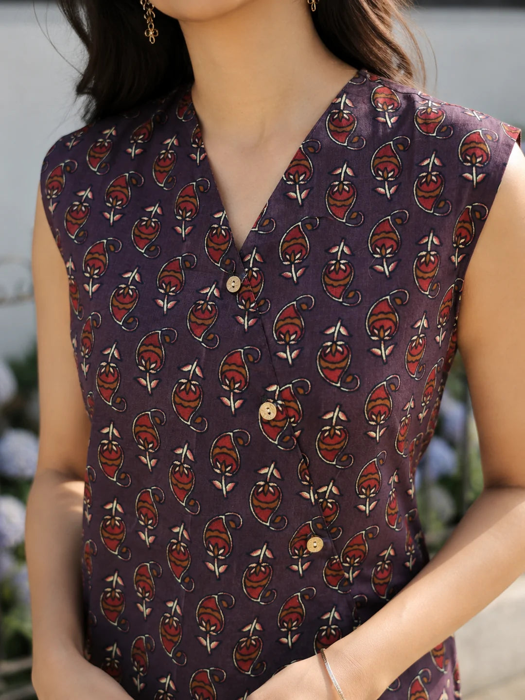 Purple Sleeveless Paisley Floral Buti Printed Short Kurti with Wooden Button in Cotton