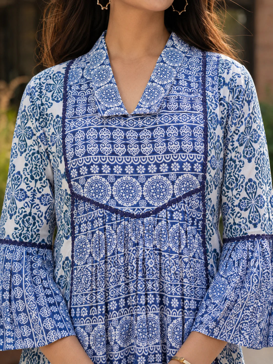 Denim Blue & White Lace Detail Shawl Collar Short Dress
