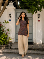 Purple Sleeveless Paisley Floral Buti Printed Short Kurti with Wooden Button in Cotton