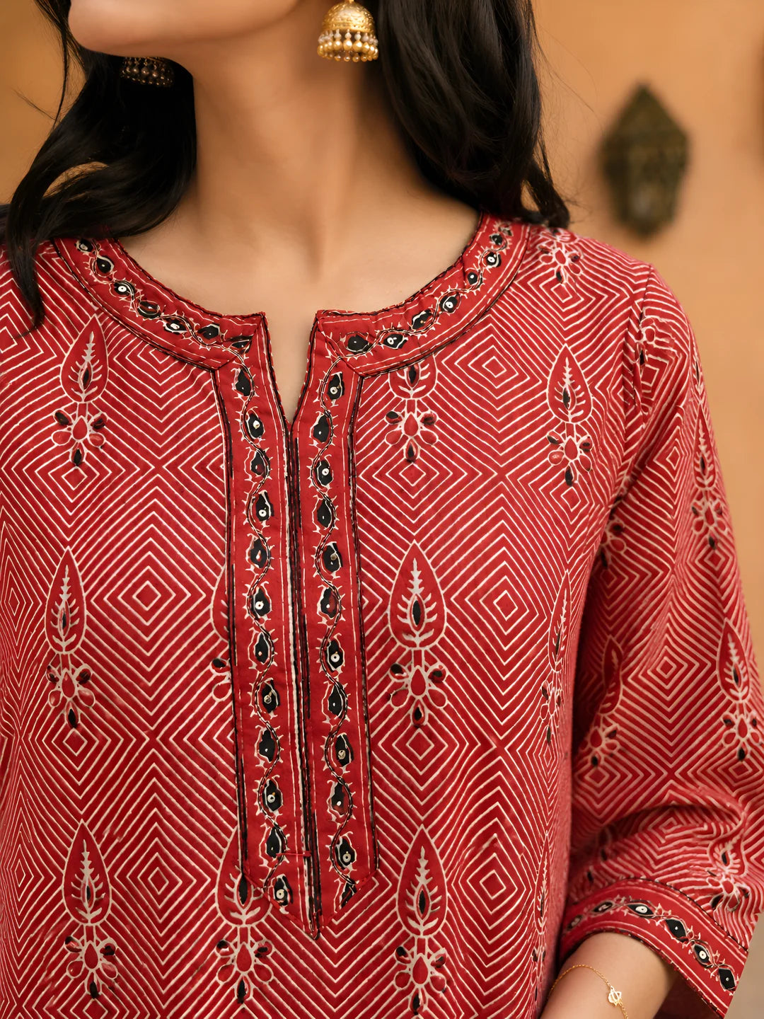 Rust Red Diamond Print Kurta Set with Dupatta in Cotton