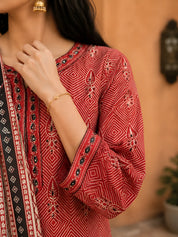 Rust Red Diamond Print Kurta Set with Dupatta in Cotton