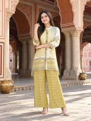 Conjunto coordinado étnico de seda de viscosa en amarillo limón