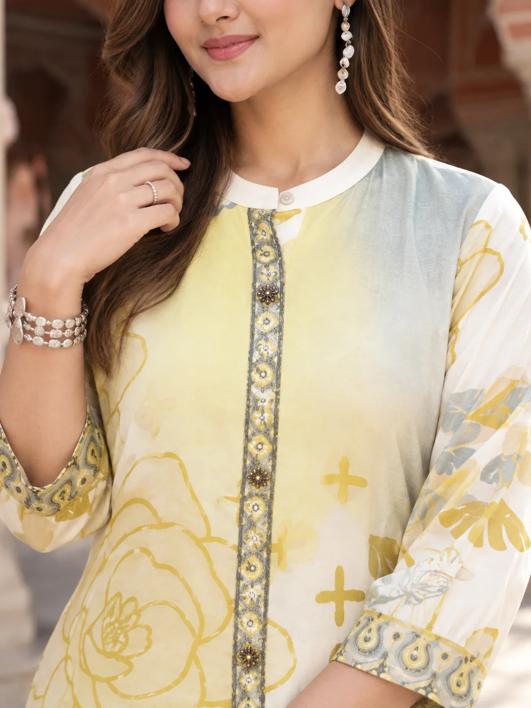 Conjunto coordinado étnico de seda de viscosa en amarillo limón