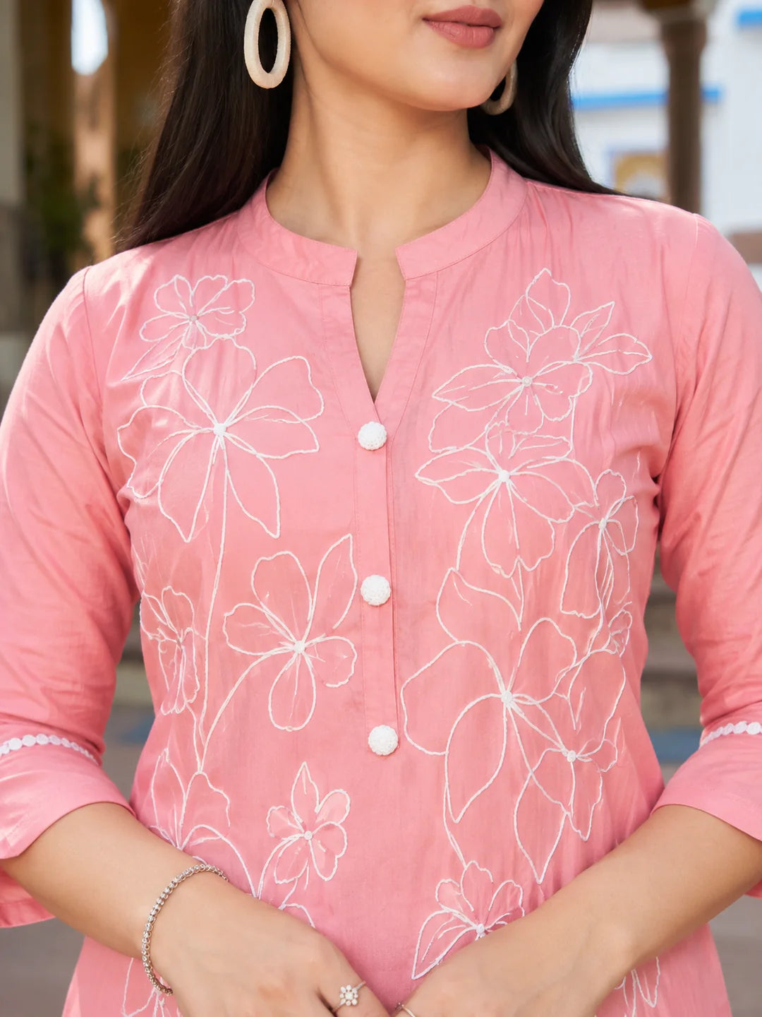 Conjunto Coordinado Rosa Asimétrico Bordado en Seda de Lujo