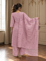 Blush Pink Scallop Placket Embroidered Kurta Set with Dupatta in Kota Doria