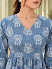 Sky Blue V-Neck A-Line Peplum Short Kurti with Marble Effect & Buta Print in Cotton