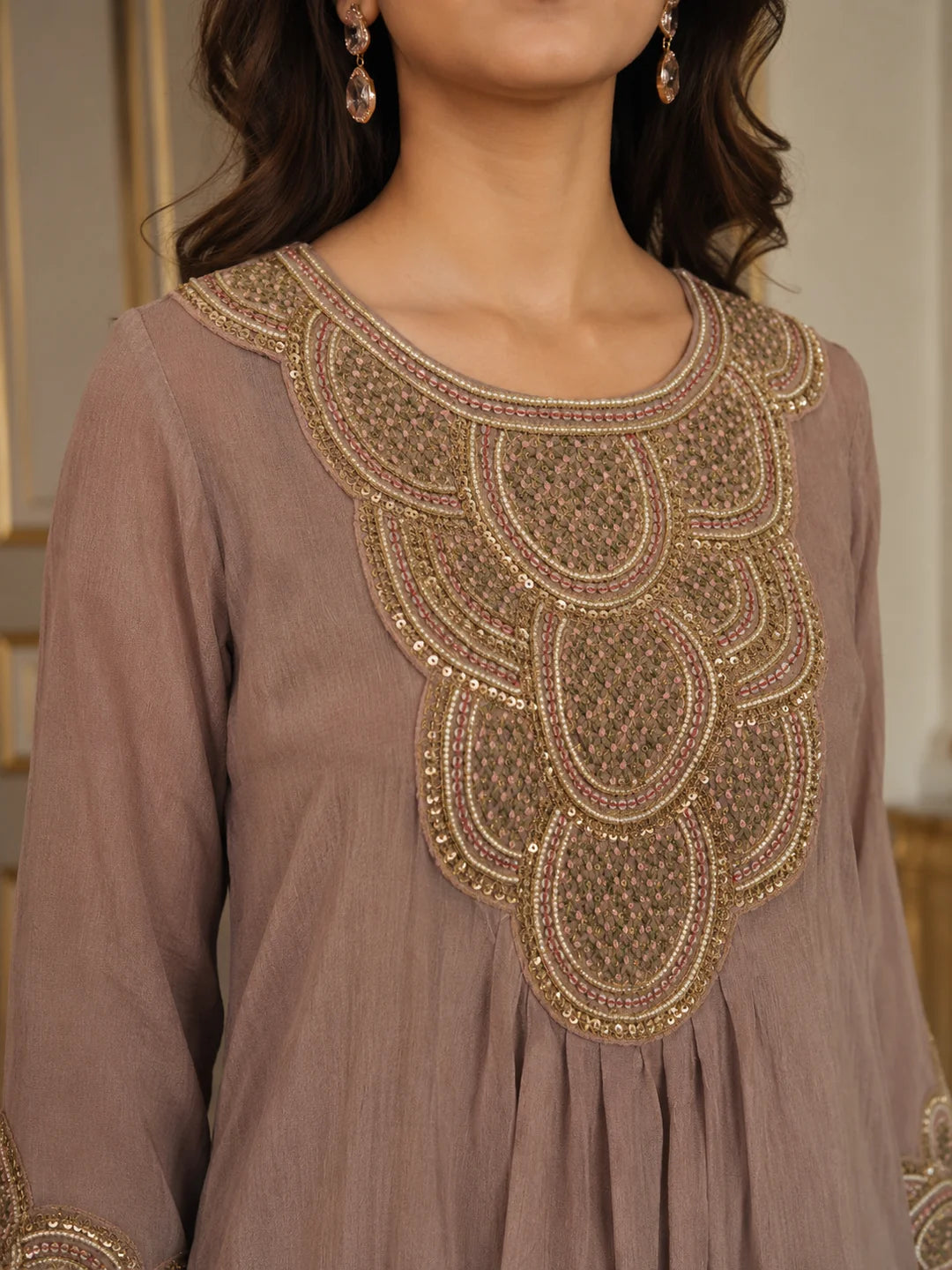 Conjunto coordinado de estampado Mughal multicolor en crepé de viscosa