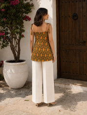 Kurti corta de algodón verde oliva con nudo en el hombro