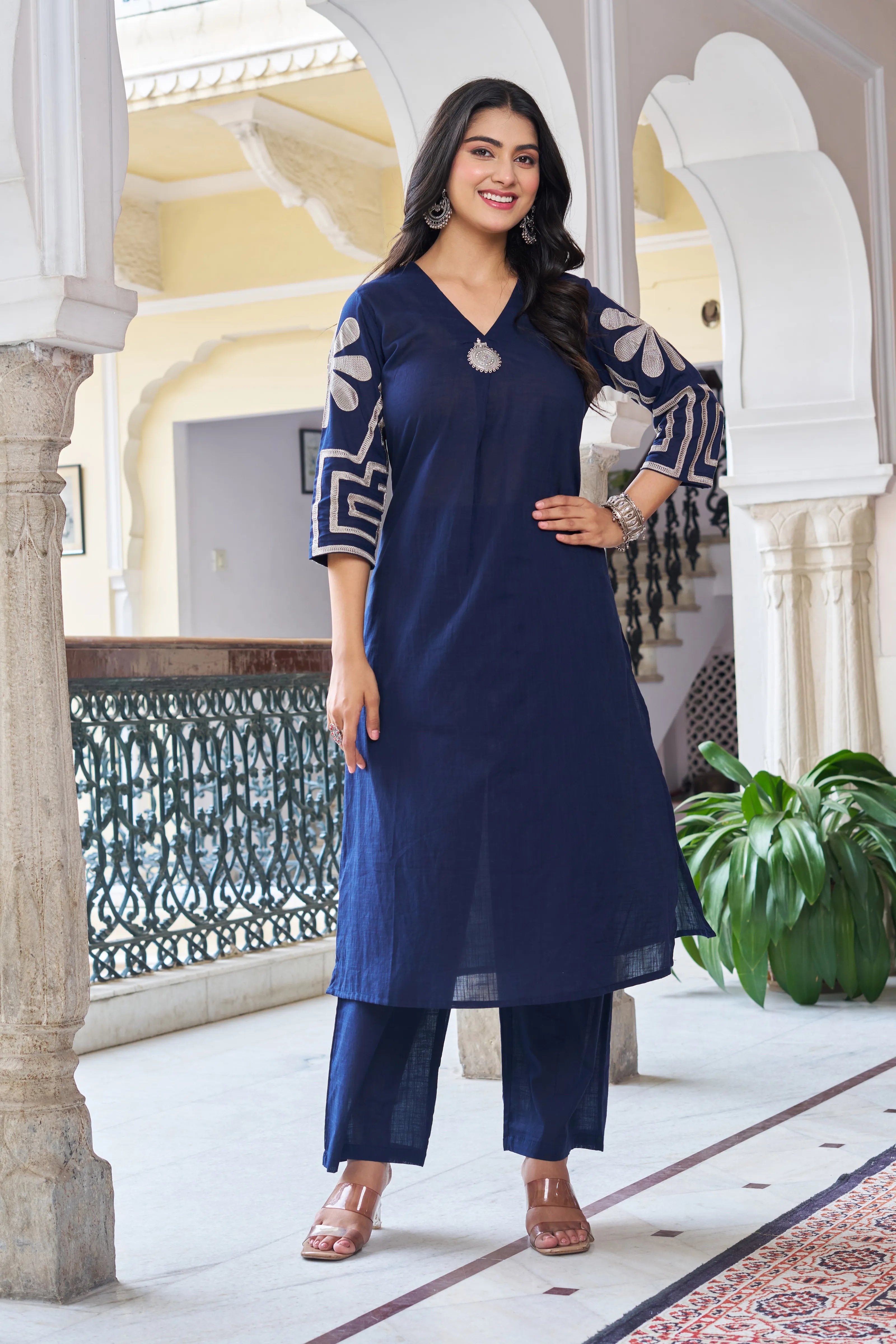 Shop Plus Size Indian Wear for Women | Kaftanize Shop Plus Size Indian Wear for Women | Kaftanize
