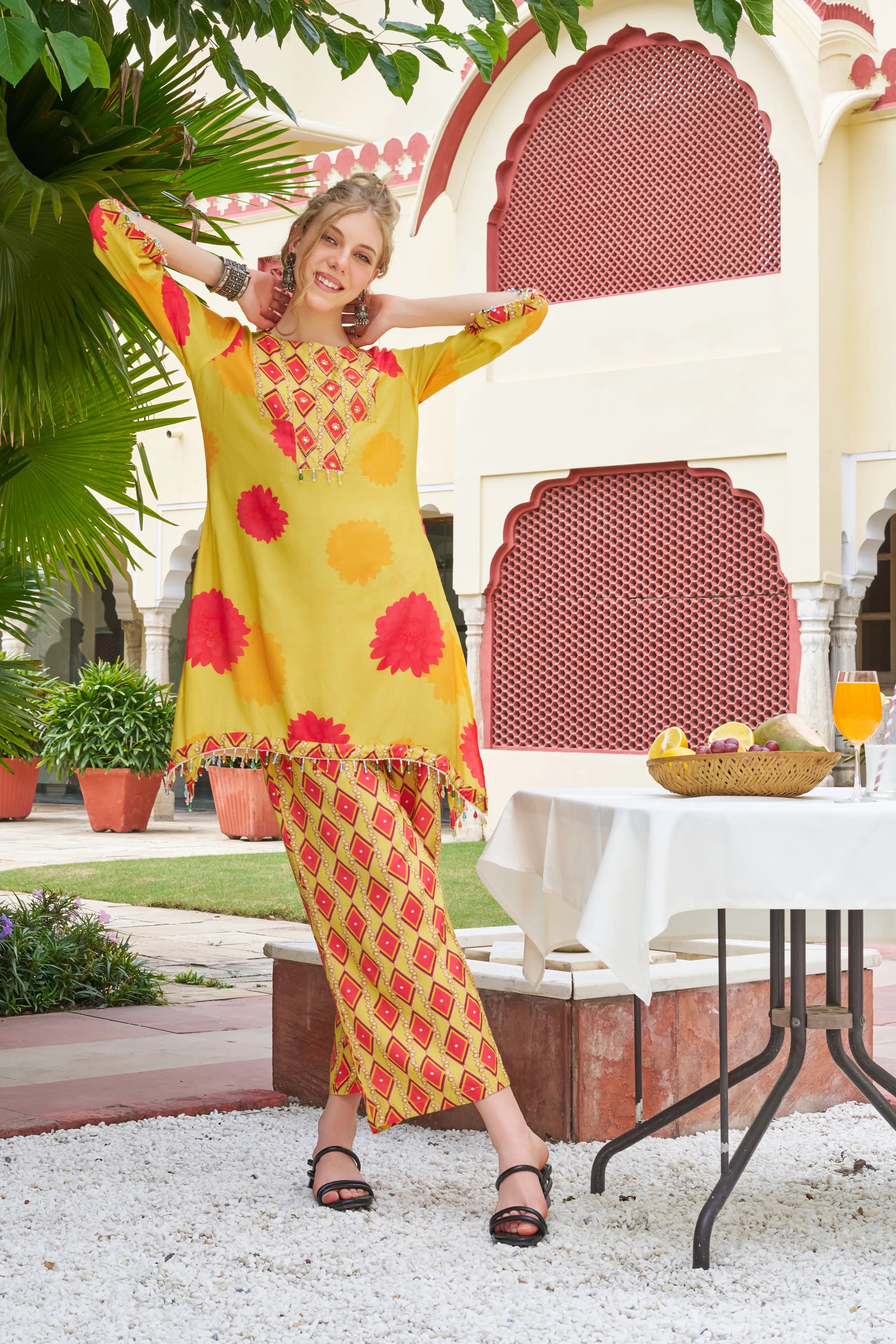 Yellow Floral & Diamond Motifs Muslin Ethnic Kurta Set