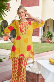 Yellow Floral & Diamond Motifs Muslin Ethnic Kurta Set