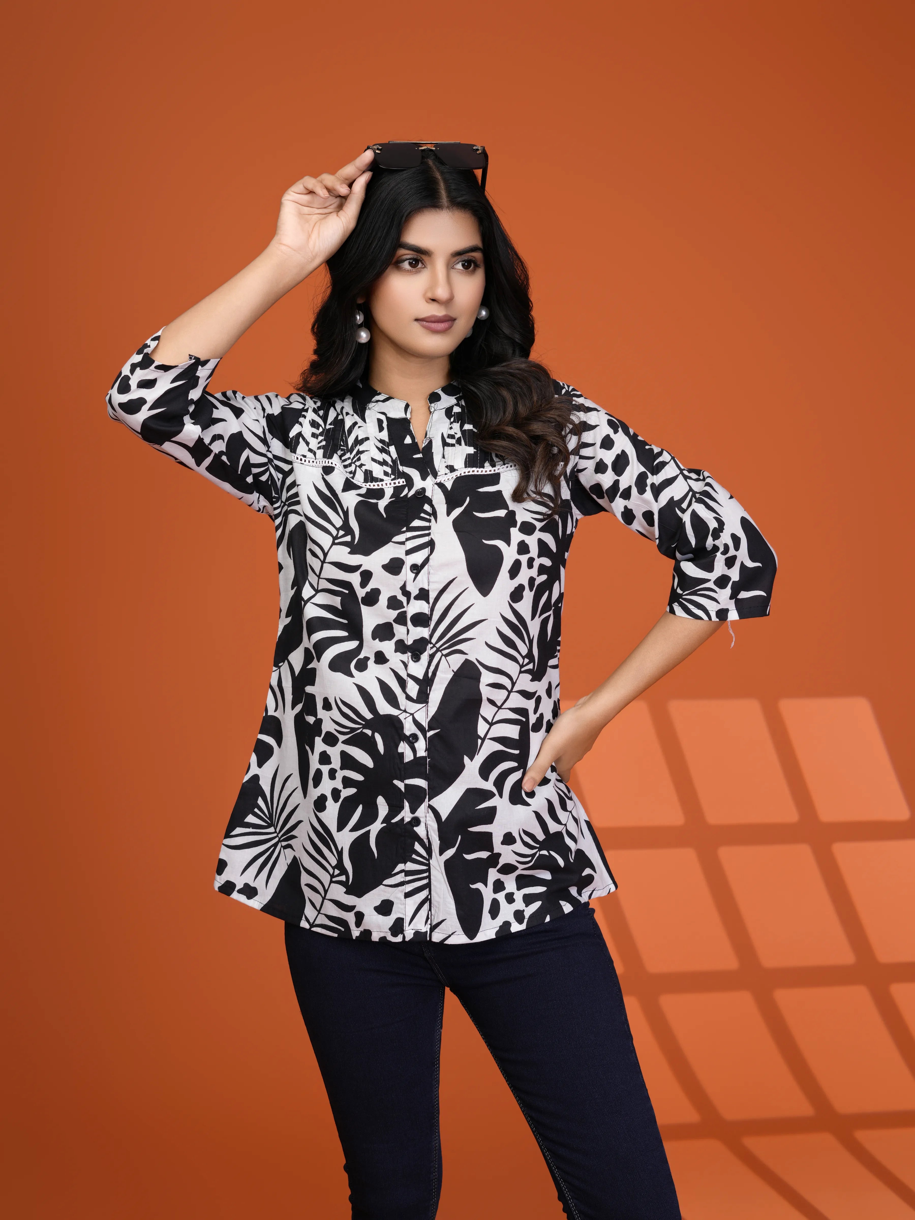 Monochrome Leaf Print Pintuck Kurti