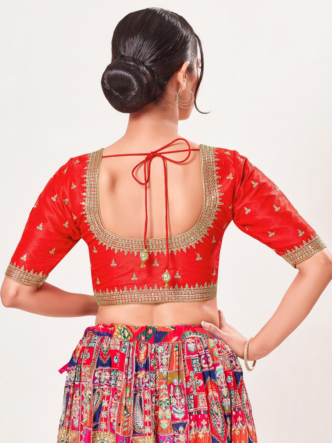 Round Neck Machine Embroidery Wedding Wear Blouse