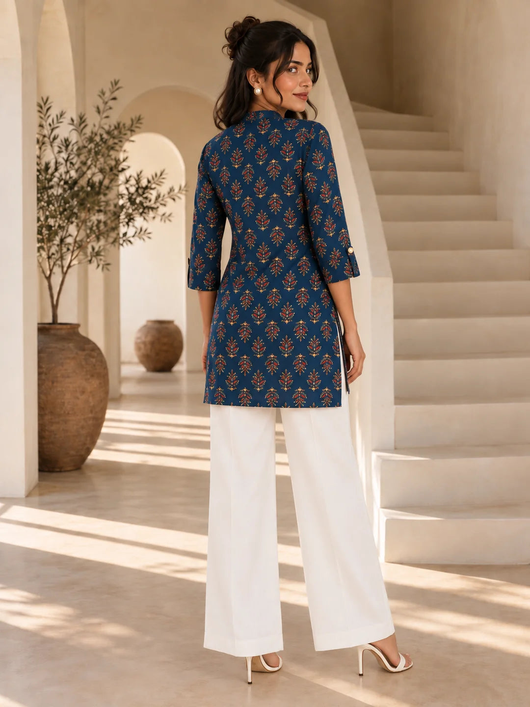 MediterraneanCourtyardFashionEditorial_1__result.webp