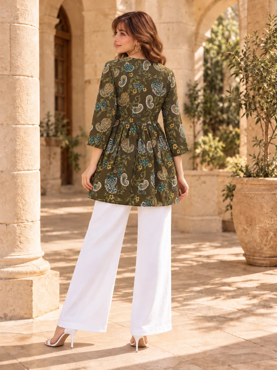 MediterraneanCourtyardFashionPortrait_7__result.webp