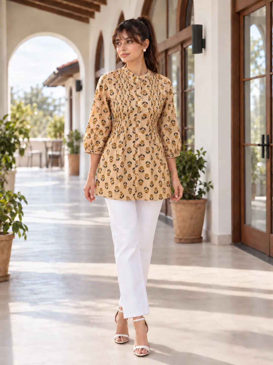 MediterraneanVerandaFashionPortrait_2__result.webp