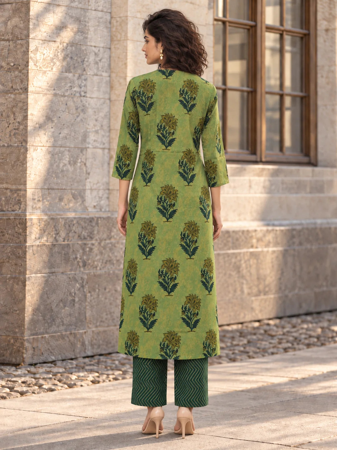 Green Floral Buta Print Kurta Set in Cotton
