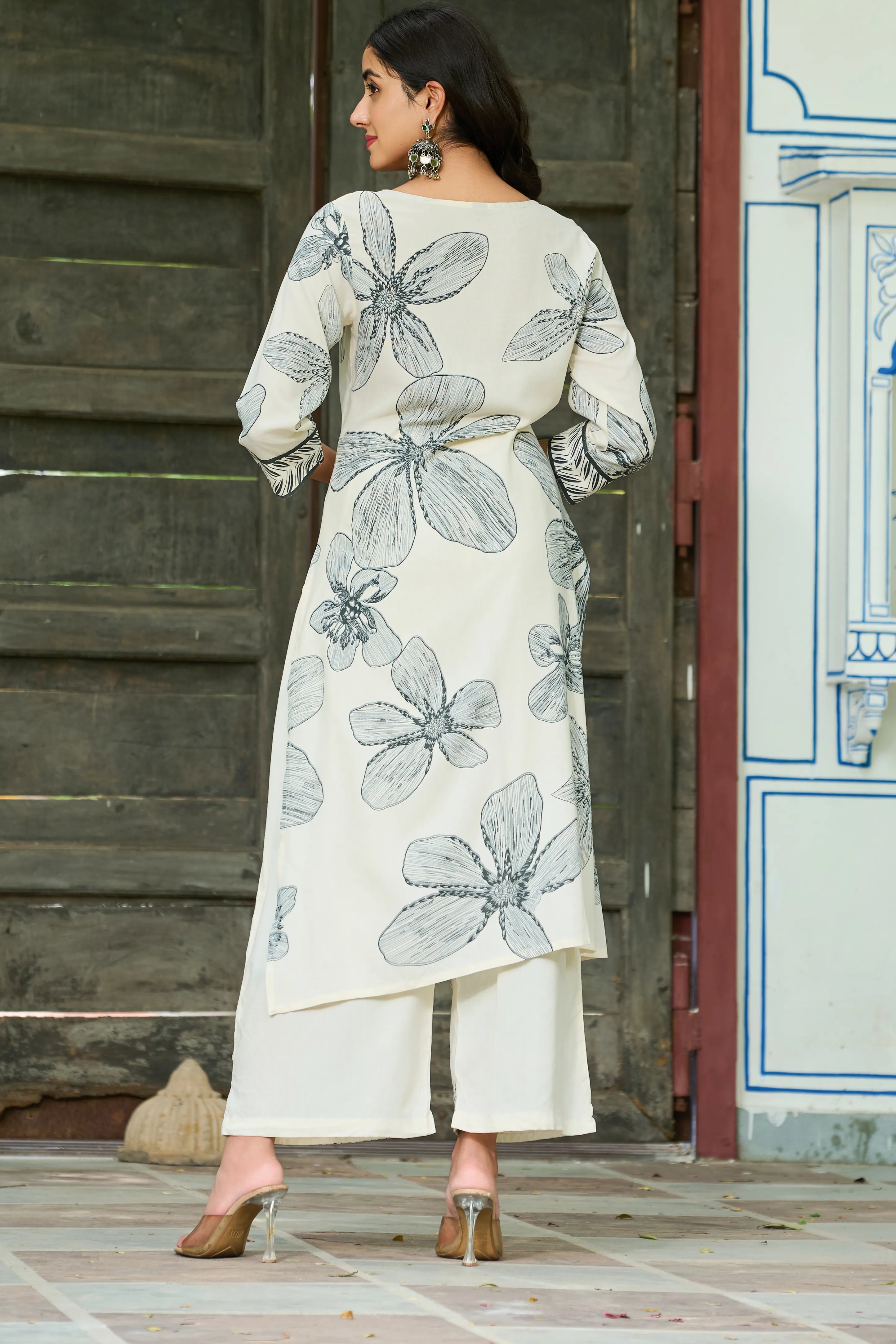 Monochrome Leaf Motif Embroidered Rayon Kurta Set