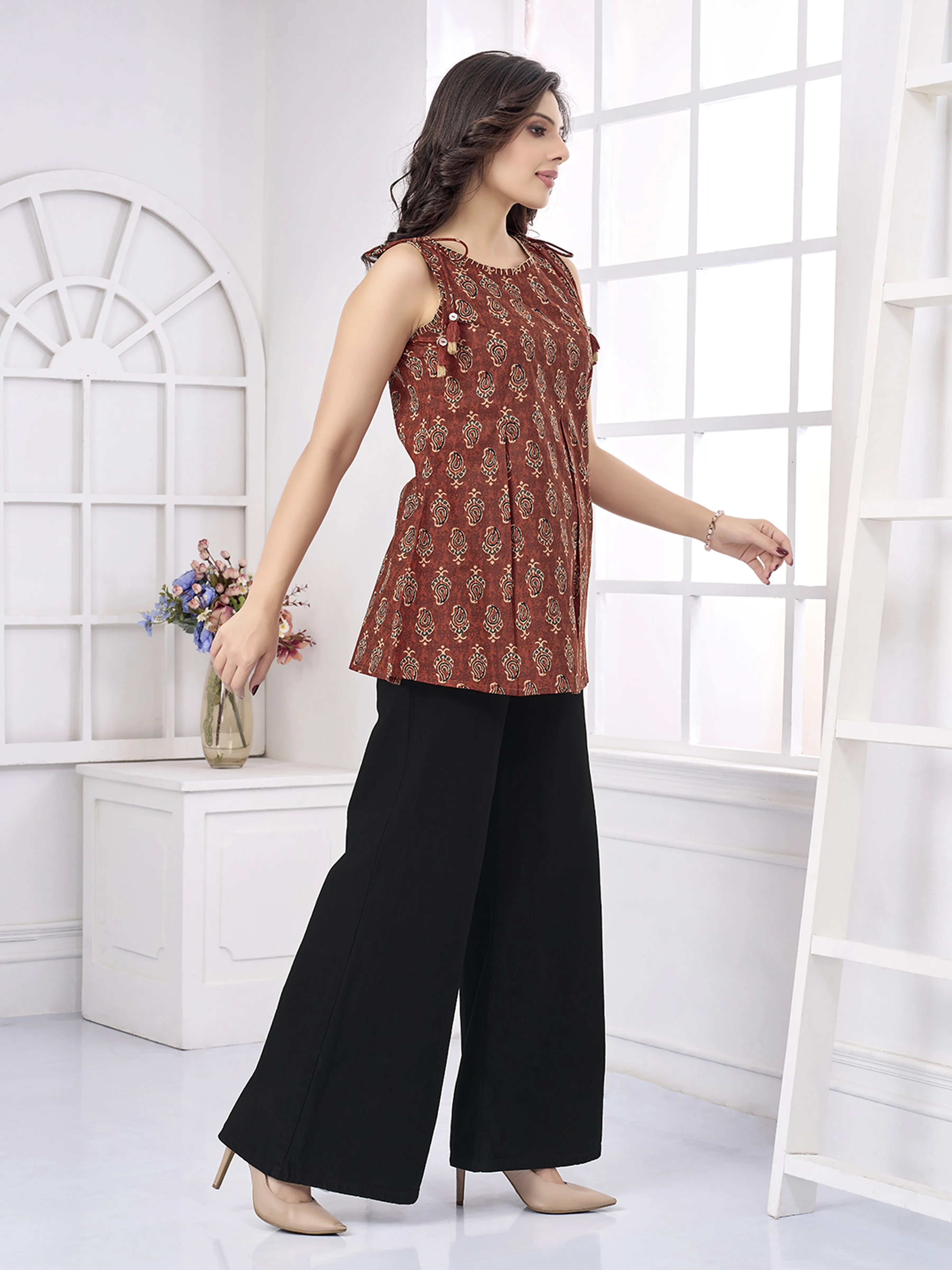 Red Sleeveless Printed Short Kurti in Cotton Cambric