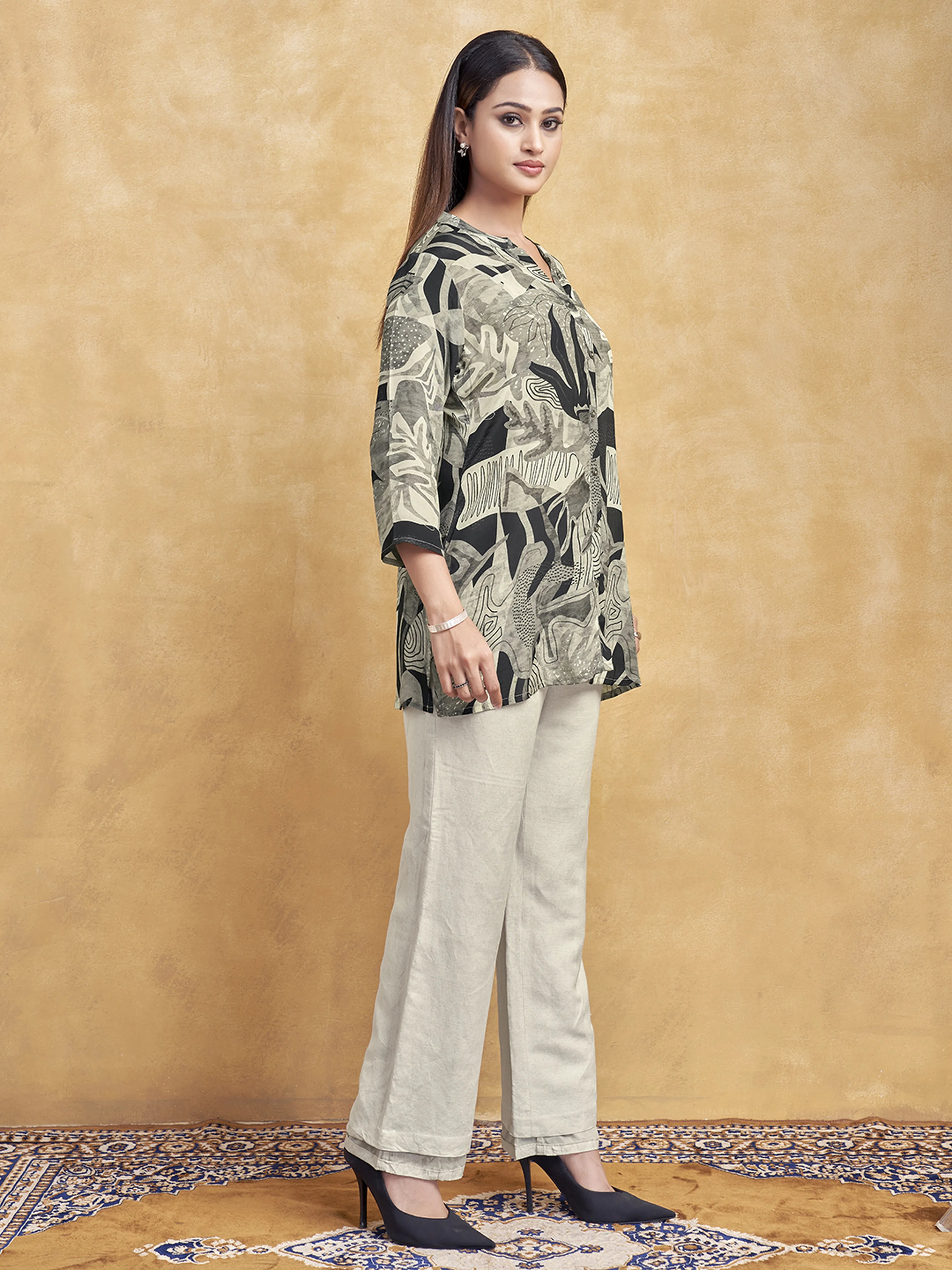 Black & Grey Leaf Abstract Short Kurti in Crepe