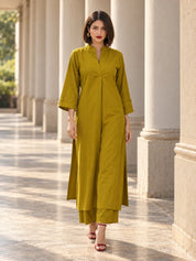 Mehendi Green Deep V Mandarin Collar Kurta Set in Sheeting Cotton
